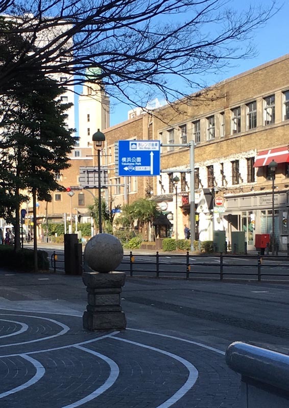 今日のスケッチ　開港広場から_f0253789_17354412.jpg