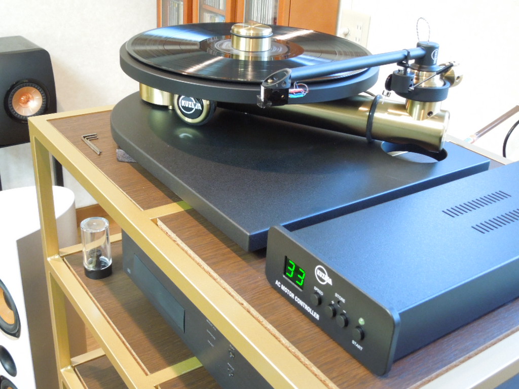 お宅訪問記【KUZMA&Electrocompaniet】_c0113001_17481979.jpg