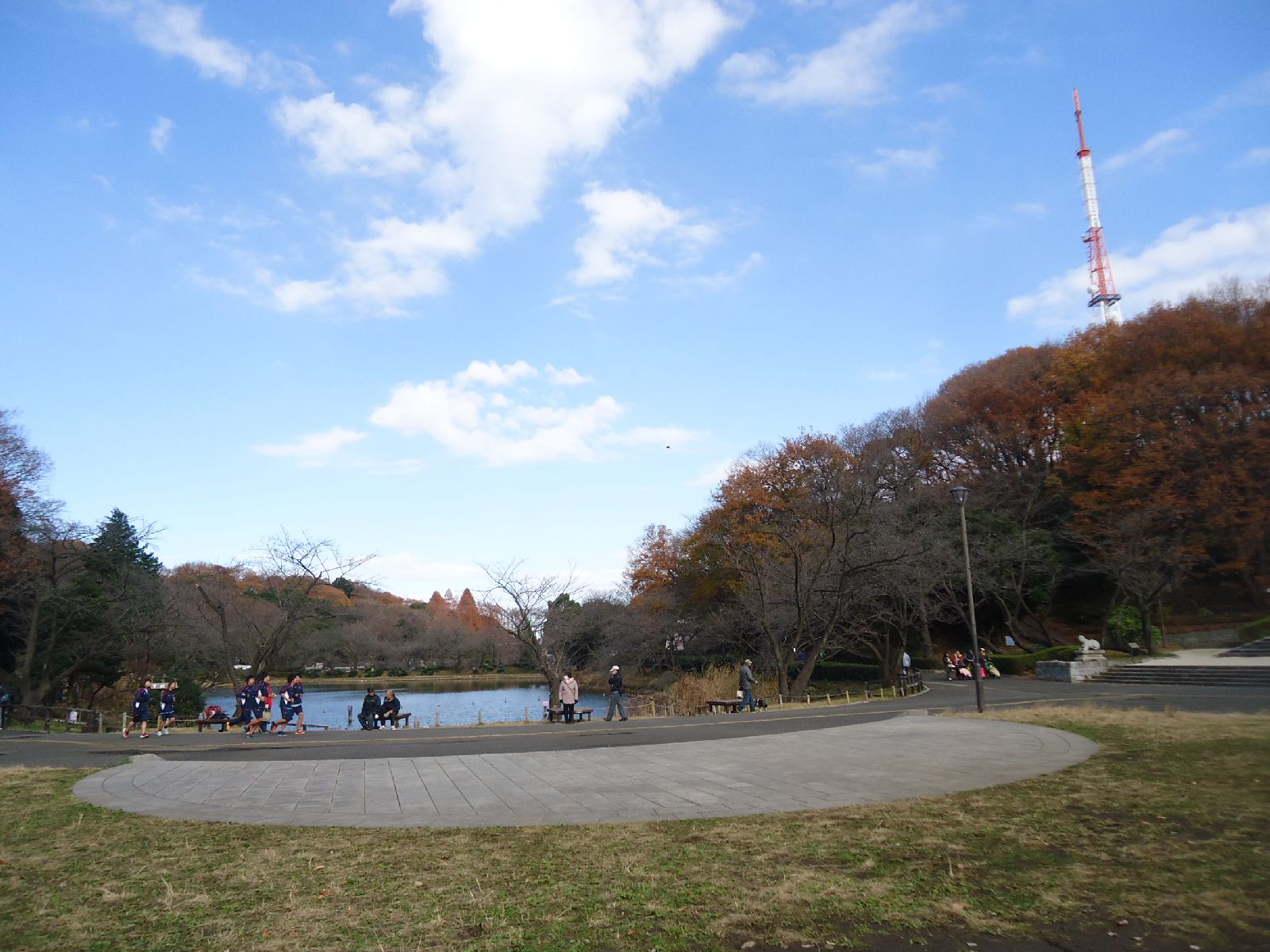 病院　→　公園　→　昼食　→　食料買出し_b0248920_2340389.jpg