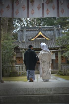 倉田八幡神社での婚礼撮影........結果オーライ...._b0194185_2214861.jpg