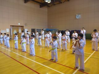 日曜空手　屯田教室　稽古納めの1000本突き!_c0118332_14123860.jpg