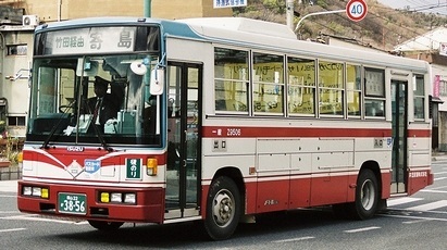井笠鉄道 いすゞU-LR232J +富士8E_e0030537_02325189.jpg