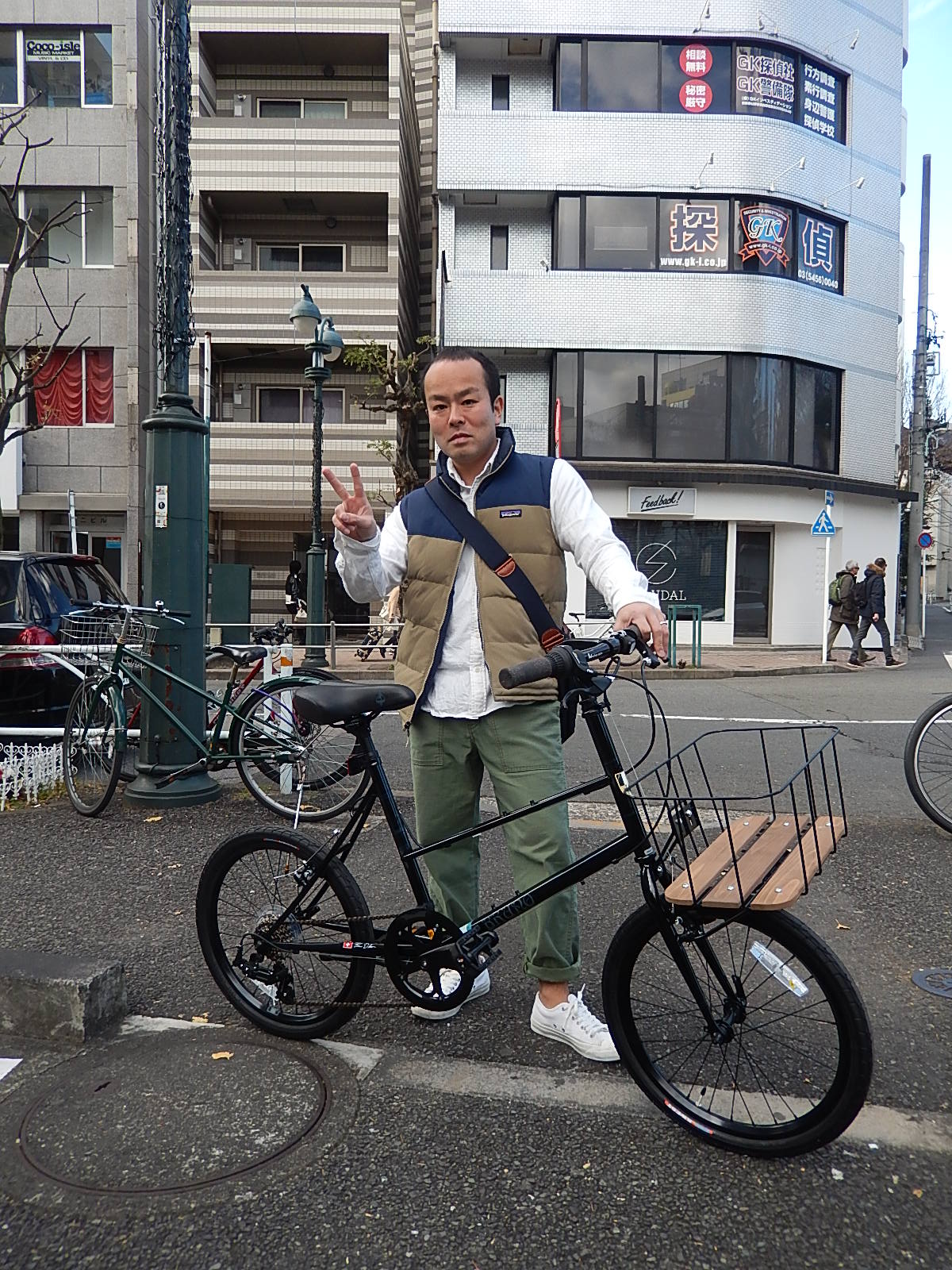 12月18日 渋谷 原宿 の自転車屋 FLAME bike前です_e0188759_16344356.jpg