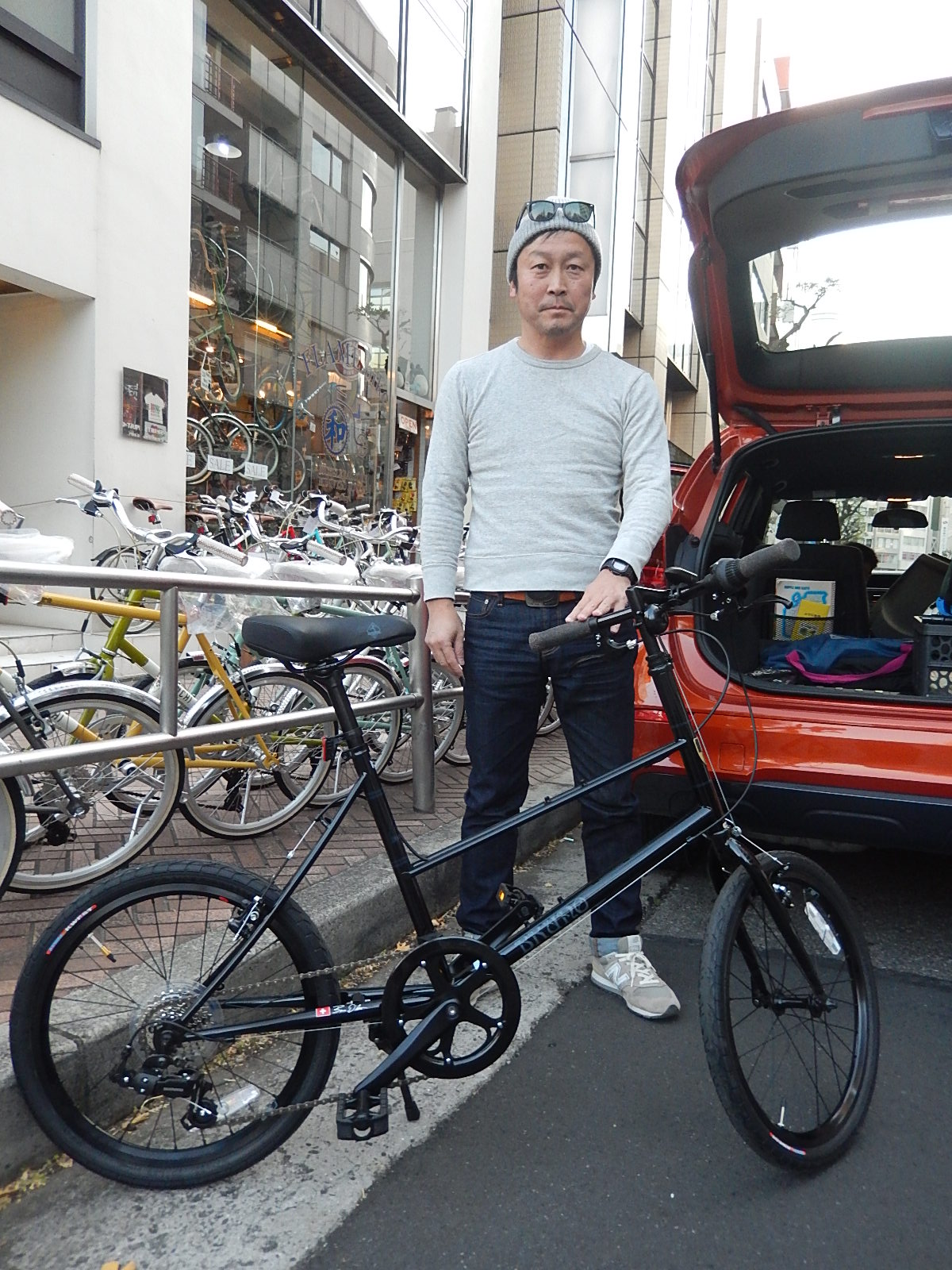 12月18日 渋谷 原宿 の自転車屋 FLAME bike前です_e0188759_16473620.jpg