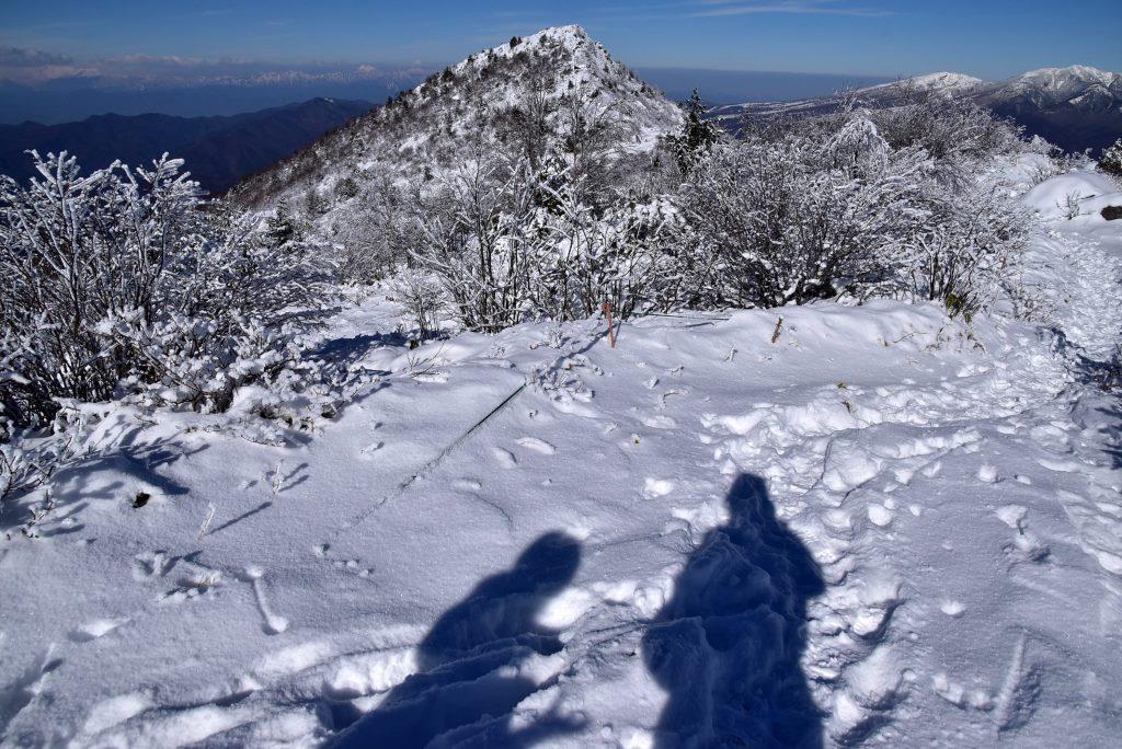 2016/12/18 湯ノ丸山～烏帽子岳　モフモフ雪と戯れながら_a0340812_08335941.jpg