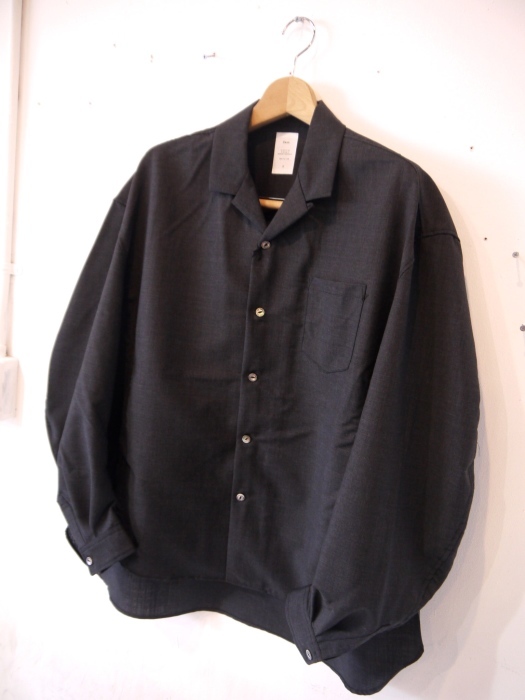 WOOL MOHAIR TROPICAL OVERSIZED SHIRTにプラスαの小物にボトム_f0224266_15484161.jpg