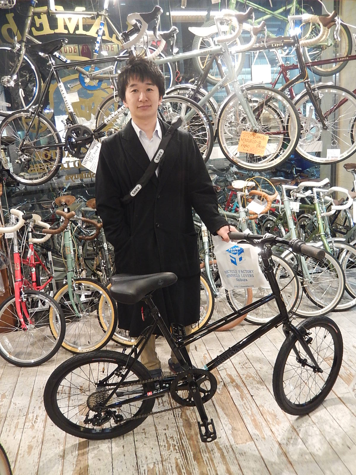 12月22日 渋谷 原宿 の自転車屋 FLAME bike前です_e0188759_17563194.jpg