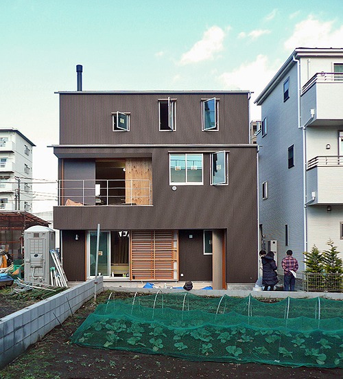 世田谷の家・・・足場が取れる。_b0014003_14242563.jpg