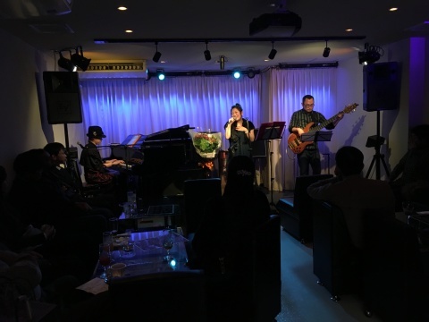 Jazzlive comin 広島 本日23日のライブ_b0115606_11264605.jpg