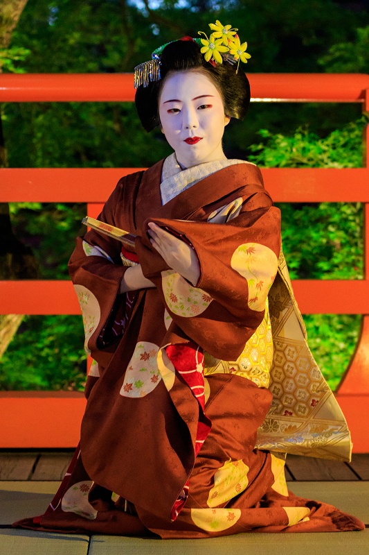 北野天満宮ライトアップ　奉納舞踊（上七軒　勝奈さん、市多佳さん、尚絹さん）_f0155048_23162092.jpg