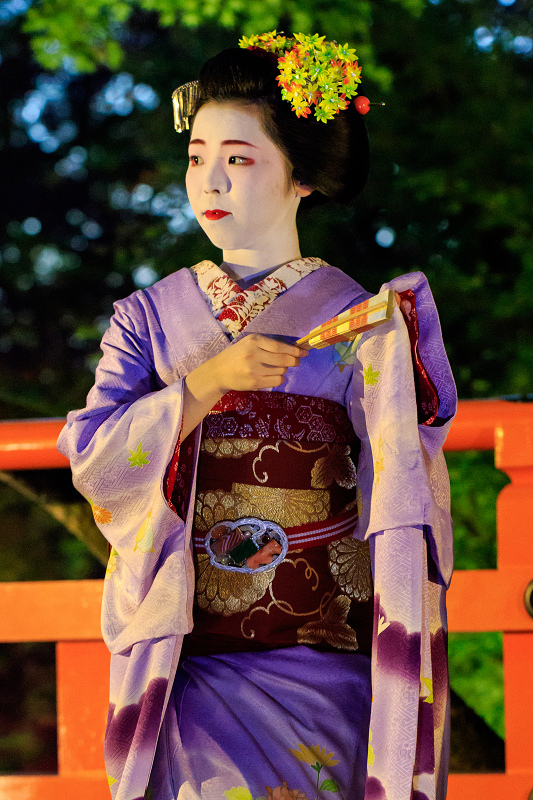 北野天満宮ライトアップ　奉納舞踊（上七軒　勝奈さん、市多佳さん、尚絹さん）_f0155048_23191944.jpg