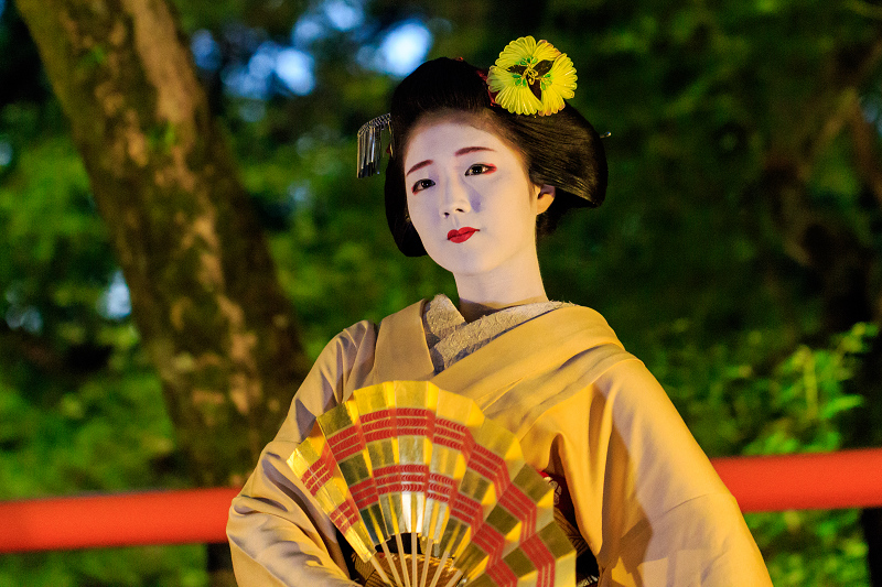 北野天満宮ライトアップ　奉納舞踊（上七軒　勝奈さん、市多佳さん、尚絹さん）_f0155048_23413123.jpg