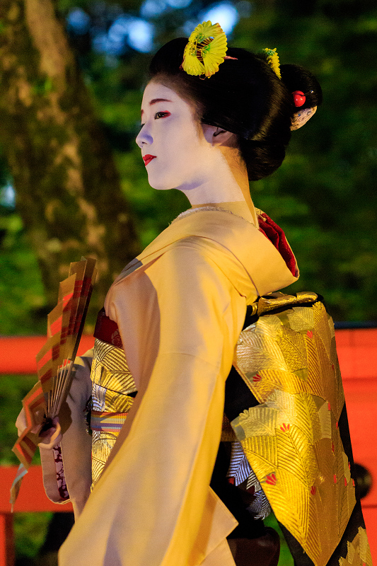 北野天満宮ライトアップ　奉納舞踊（上七軒　勝奈さん、市多佳さん、尚絹さん）_f0155048_23413717.jpg