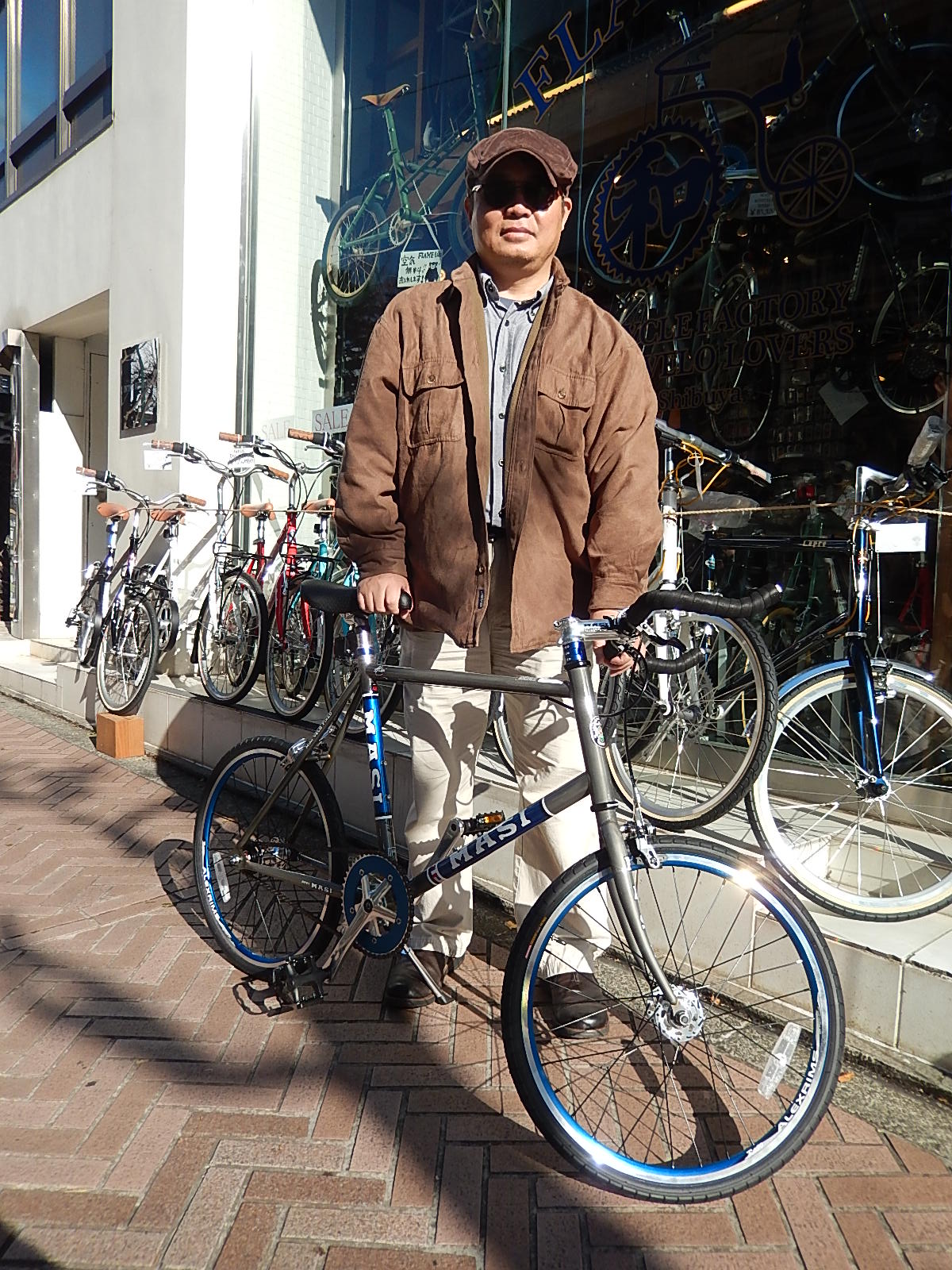 12月23日　渋谷　原宿　の自転車屋　FLAME bike前です_e0188759_1830398.jpg