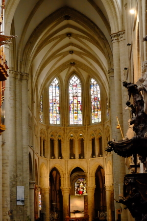 サン ミッシェル大聖堂の優れたゴシック芸術と王立美術館のフランドル美術_a0113718_15041369.jpg