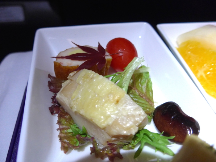 上海出張へ行く① ~中国東方の機内食~_f0232060_23323329.jpg