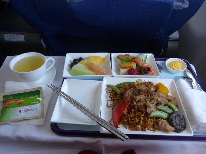 上海出張へ行く① ~中国東方の機内食~_f0232060_2382367.jpg