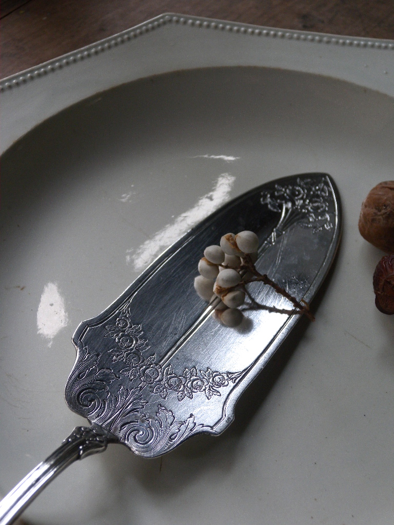 銀のケーキ・サーバー : 満月アンティーク