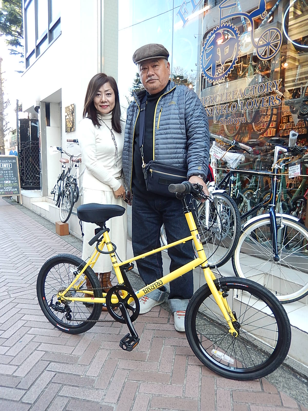12月25日 渋谷 原宿 の自転車屋 FLAME bike前です_e0188759_1844185.jpg