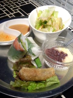 浜田山　ベトナム食堂café シクロのスペアリブのバインミー、春巻きSpecialセット、蓮茶_f0112873_22275969.jpg