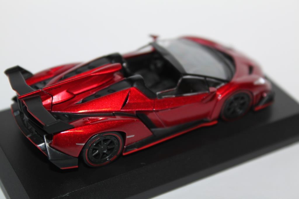 1/64 Kyosho Lamborghini 5 Veneno Roadster_b0285587_16565995.jpg