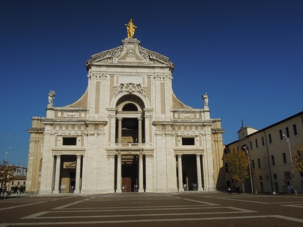 ２０１６イタリア旅行　その２アッシジ_c0149408_11250458.jpg