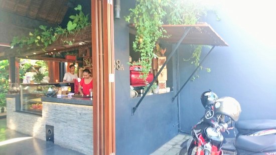 Cafe Véda （Vida）@ Jl. Pantai Batu Bolong, Canggu (\'16年10月)_f0319208_8414769.jpg