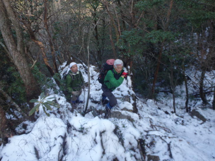 仰烏帽子山（元井谷橋～仰烏帽子山～仏石～明神岩）_f0193521_8491635.jpg