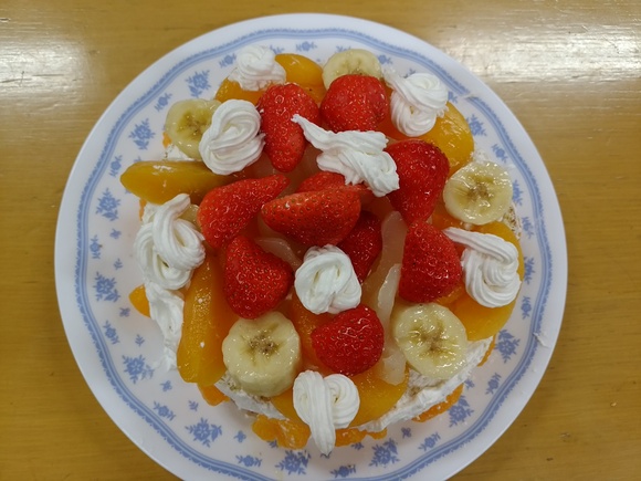 火曜日朝教室 クリスマスパーティ_e0175020_1114556.jpg