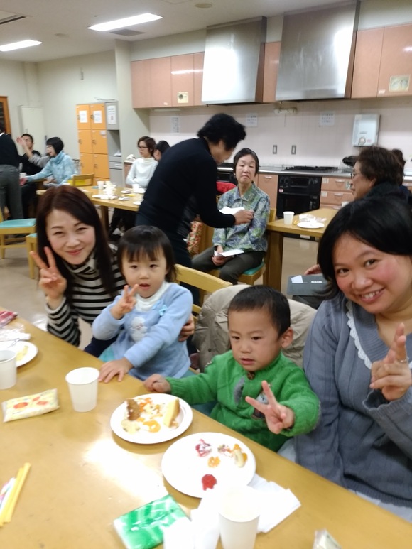 火曜日朝教室 クリスマスパーティ_e0175020_11374993.jpg