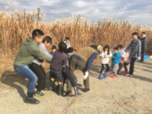 桂川河川敷にてカヤで基地づくり!_e0008880_23262933.jpg