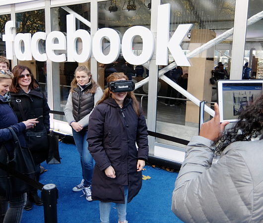 フェイスブックのVR体験コーナーがブライアント・パークに登場 #WinterVillage_b0007805_0315359.jpg