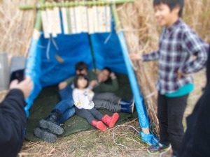 桂川河川敷にてカヤで基地づくり!_e0008880_7512144.jpg
