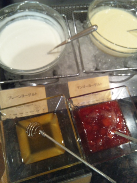 ルネッサンスリゾートオキナワ朝食ブッフェ編_f0076001_0305542.jpg