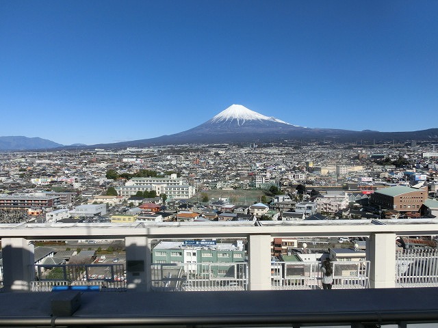 明日10時にスタート！　着々と準備が進む富士山女子駅伝_f0141310_844524.jpg