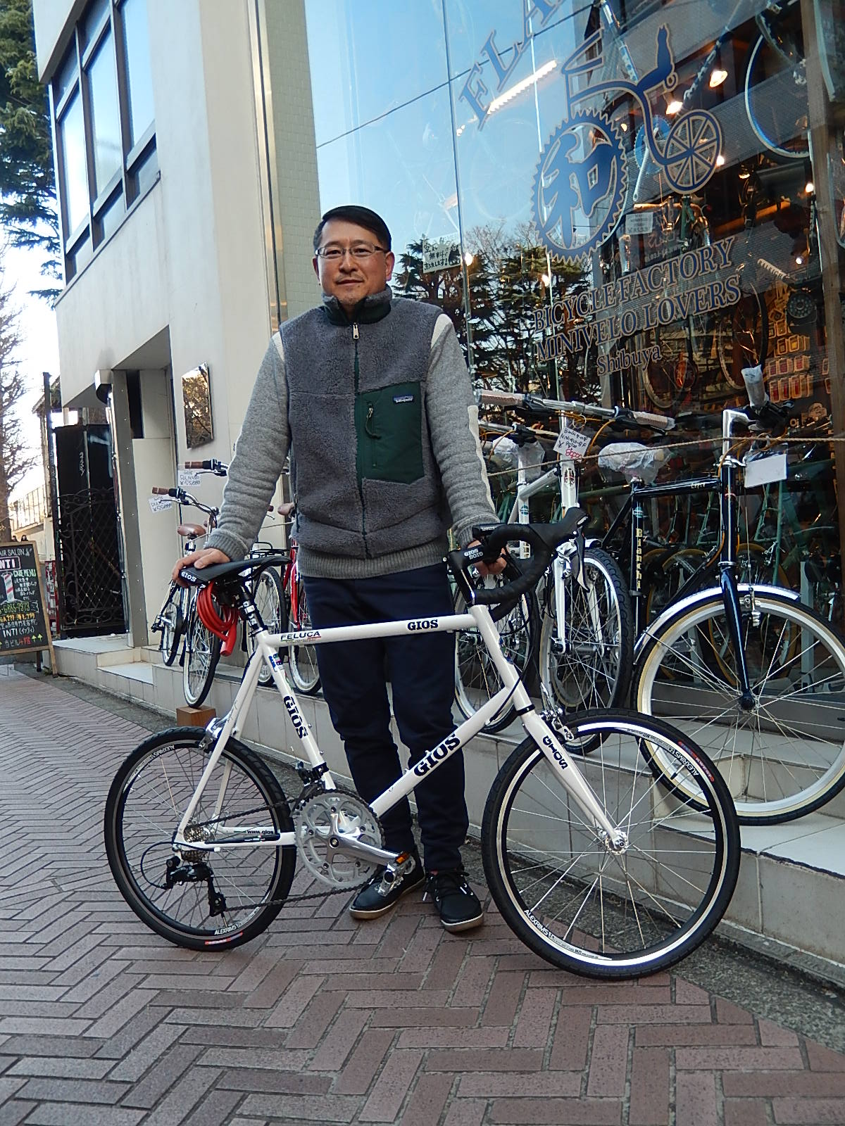 12月29日　渋谷　原宿　の自転車屋　FLAME bike前です_e0188759_15521676.jpg