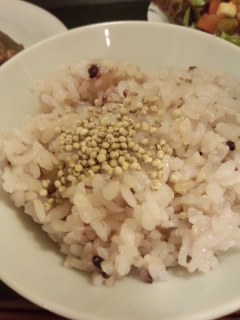 初台 トモキッチンのお肉ランチ 豚ヒレステーキ(クミン風味)_f0112873_03576.jpg