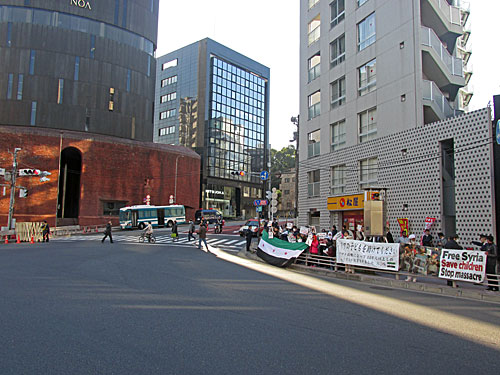 Stand with Aleppo in front of Russian embassy in Tokyo_a0188487_17404659.jpg