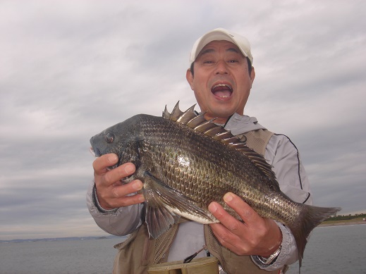 ★今年もお世話になりましたーまた、黒鯛動画ー茜霧島★_e0147297_14223915.jpg