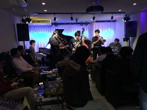 Jazzlive comin 12月31〜1月5日は おやすみ です。_b0115606_13485319.jpg
