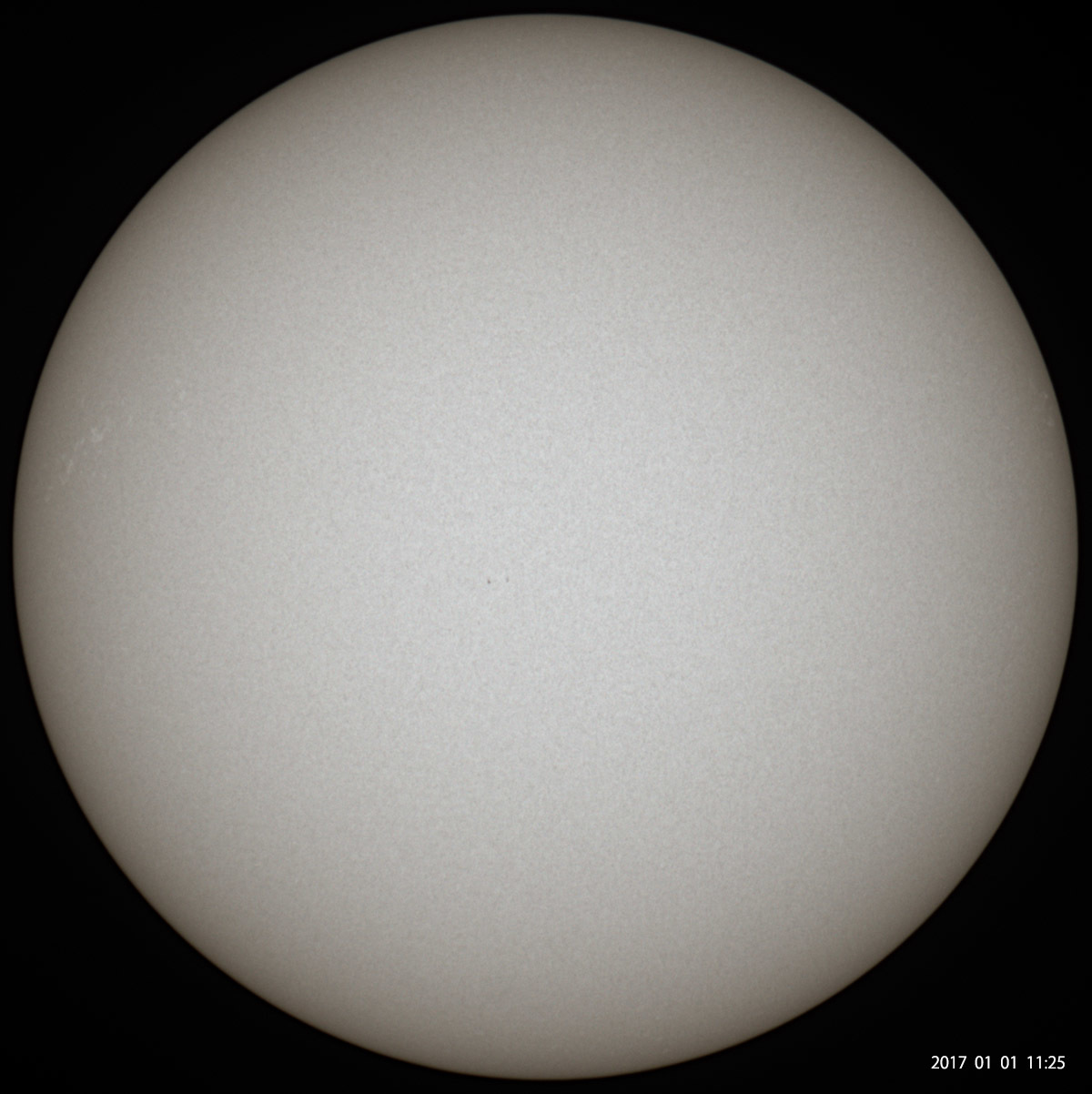 初日の出と1月1日の太陽_e0174091_14510594.jpg