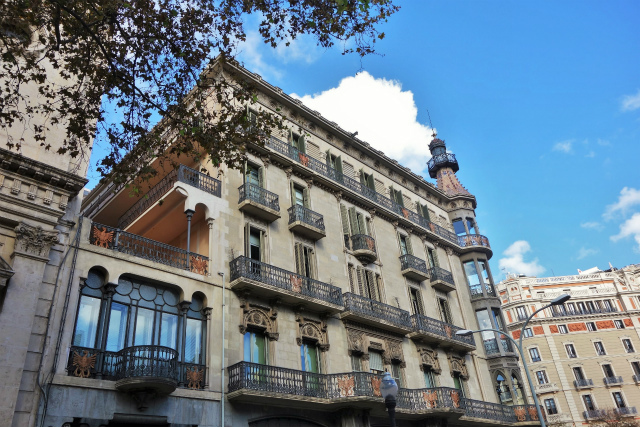 Gran Viaの建物めぐり8　Casa Pia Batllo1_b0064411_07495194.jpg