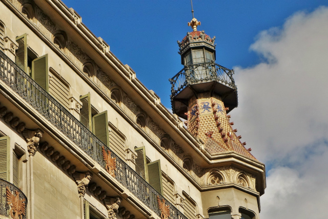 Gran Viaの建物めぐり8　Casa Pia Batllo1_b0064411_07495262.jpg