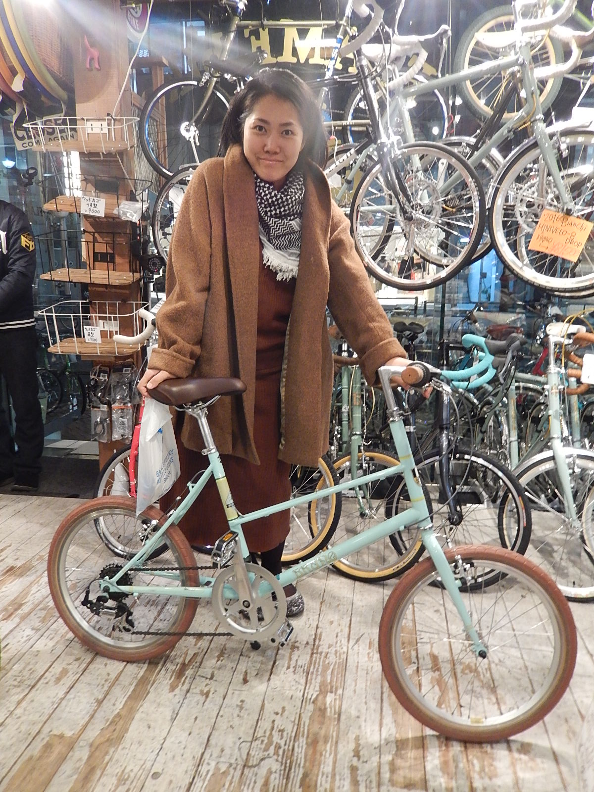 1月3日 渋谷 原宿 の自転車屋 FLAME bike前です_e0188759_19183111.jpg