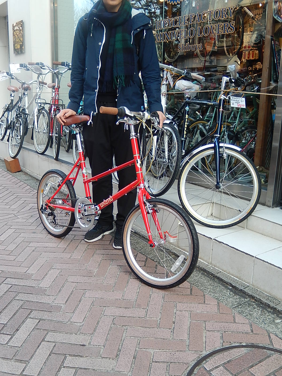 1月3日 渋谷 原宿 の自転車屋 FLAME bike前です_e0188759_199765.jpg