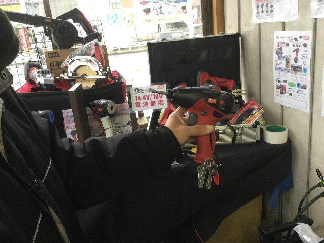 新春4日目・・初売りと車検と・・・_f0031037_15450016.jpg