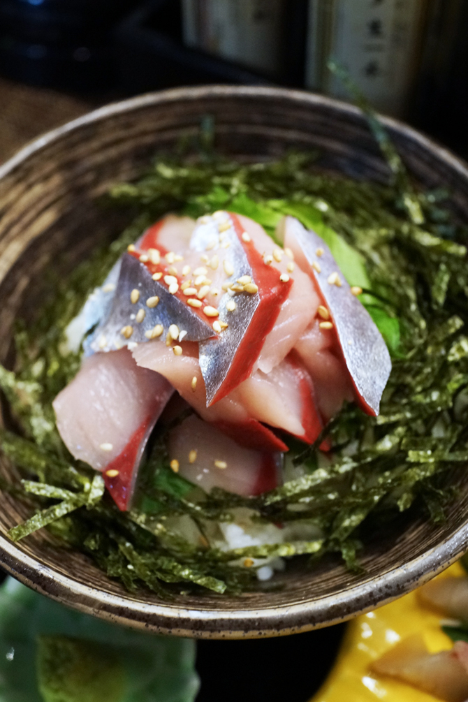 博多魚がし　海の路　贅沢ごま鯖丼_b0049152_18371788.jpg