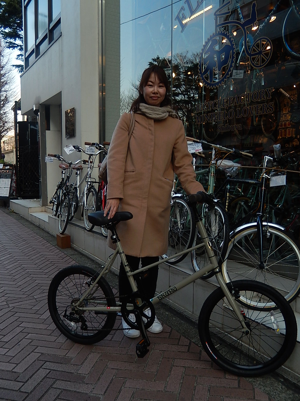 1月4日　渋谷　原宿　の自転車屋　FLAME bike前です_e0188759_18555260.jpg