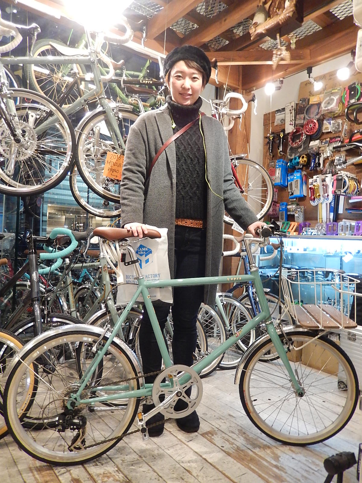 1月5日　渋谷　原宿　の自転車屋　FLAME bike前です_e0188759_19433244.jpg