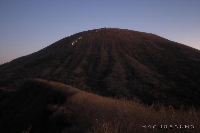 新年の　希望に光る　登山道_b0349835_19234022.jpg